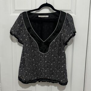 ✔️ Max Studio Short Sleeve V Neck Blouse